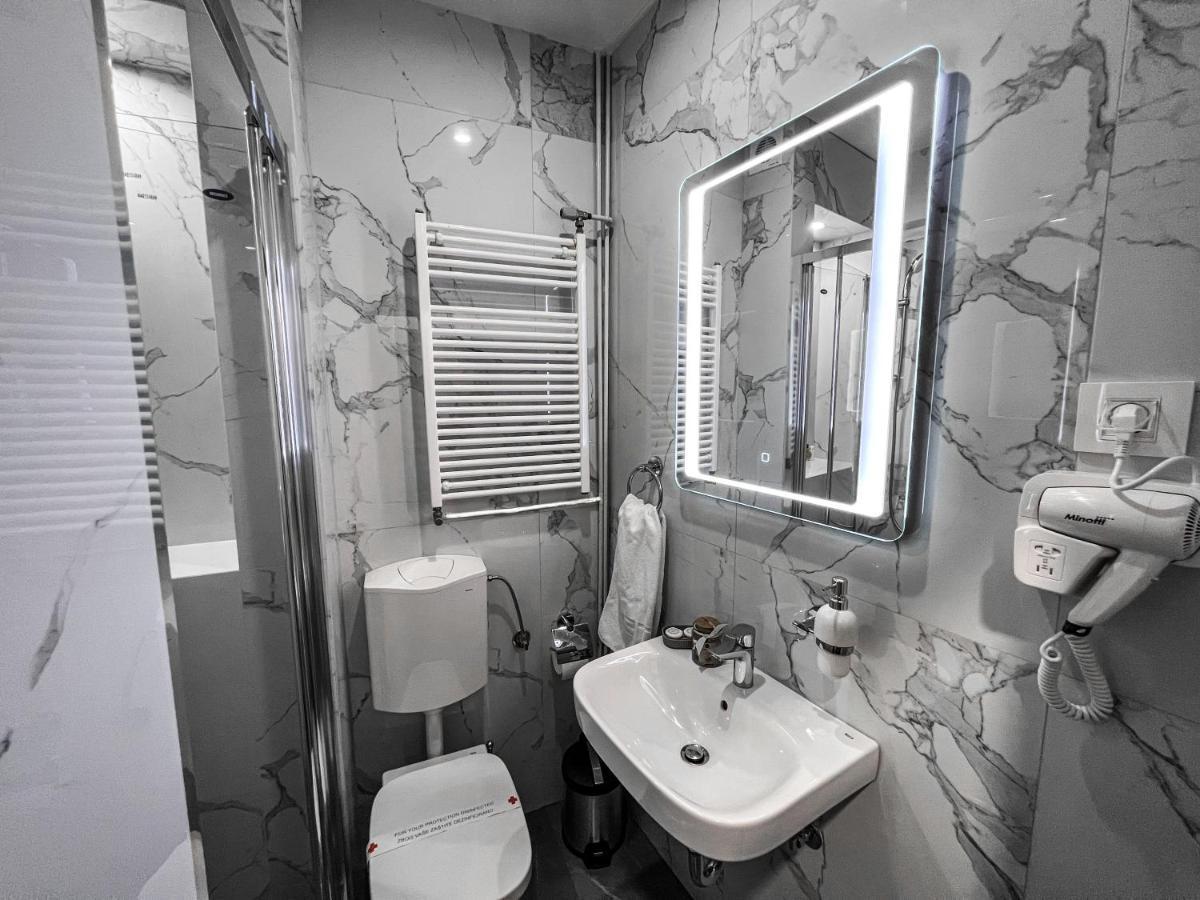 Hotel Laktaši Esterno foto