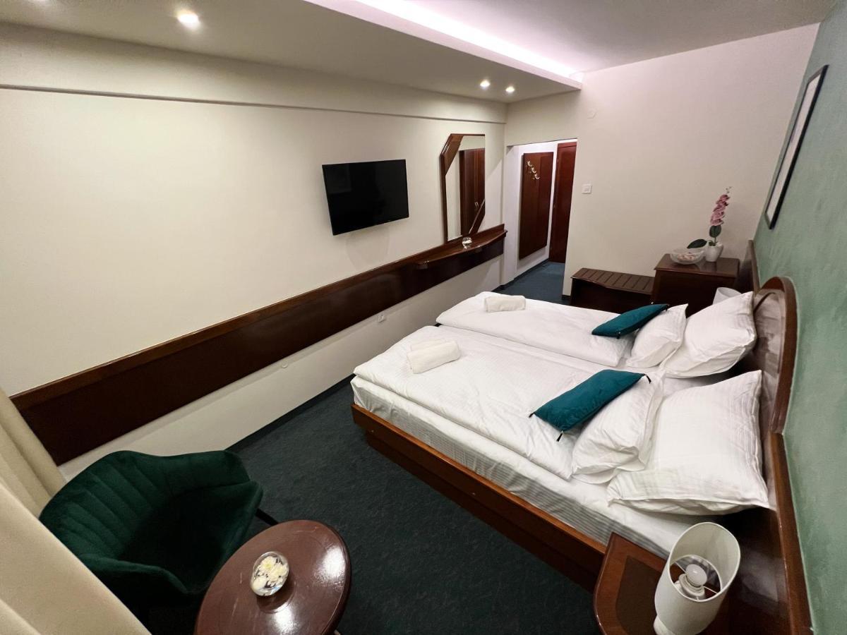 Hotel Laktaši Esterno foto