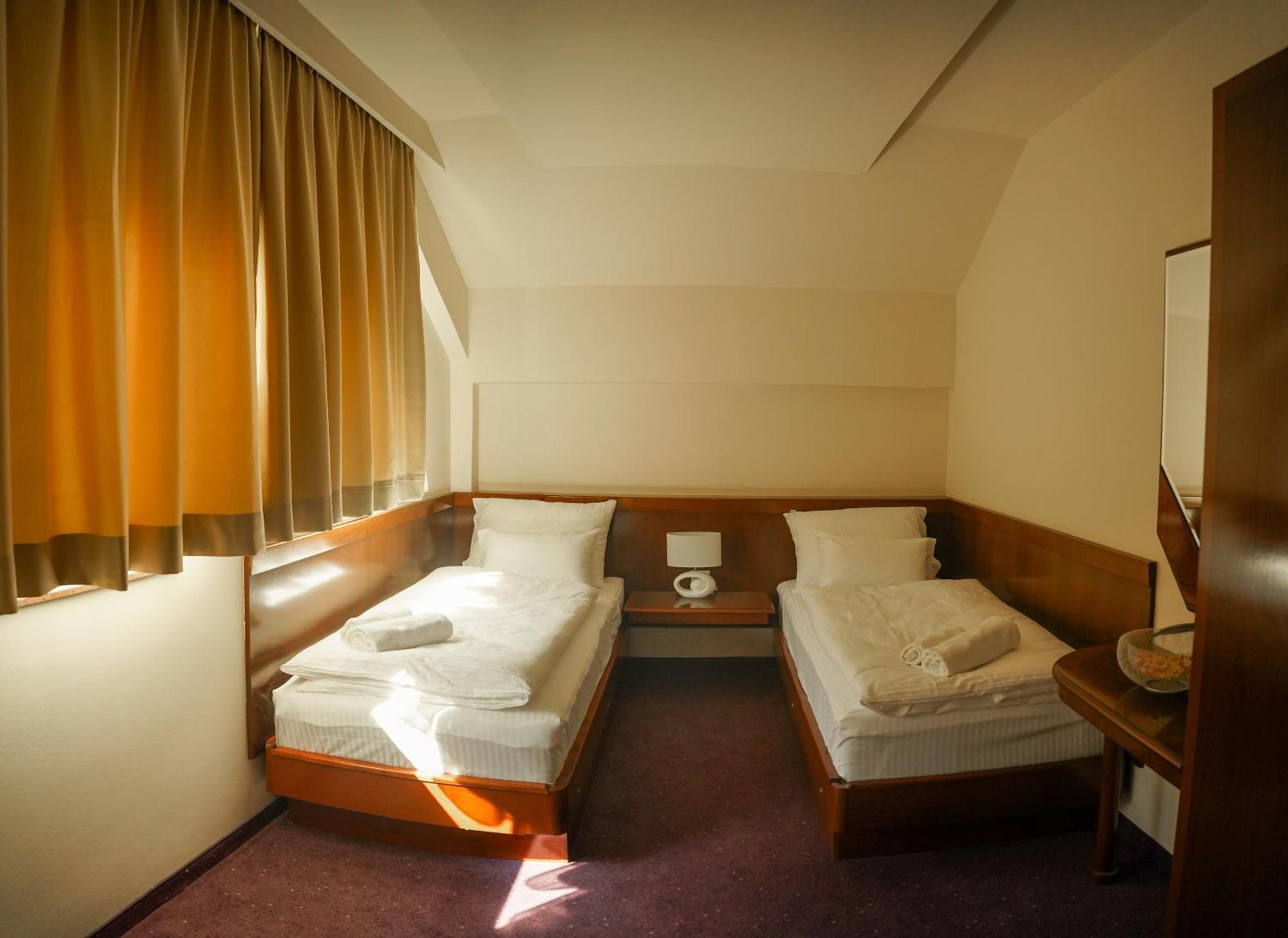 Hotel Laktaši Esterno foto