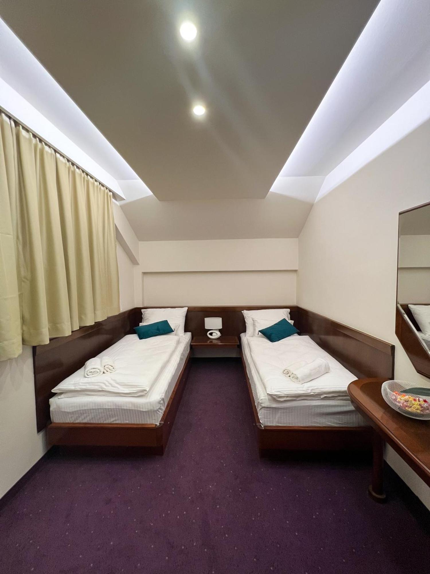 Hotel Laktaši Esterno foto